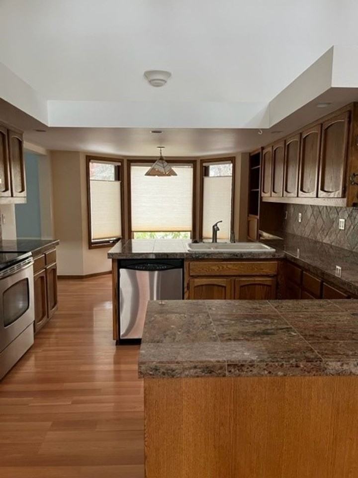 60639 Thunderbird - Photo 3 of 27