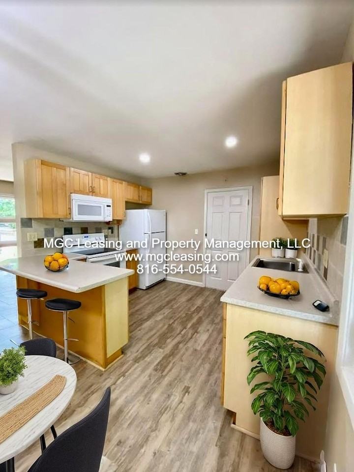 226 Sw Mcclendon Dr - Photo 4 of 25