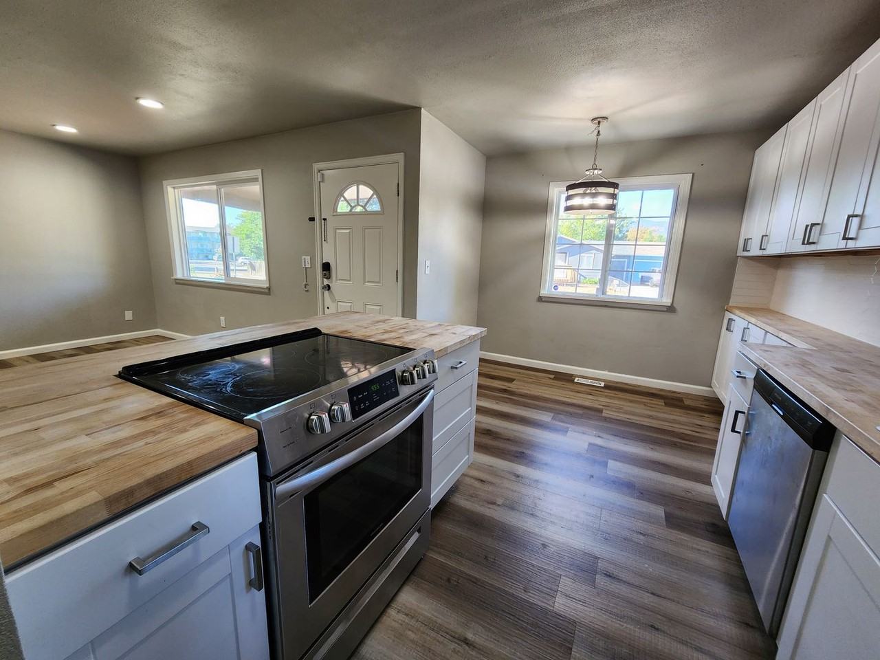 2874 Carmel Cir - Photo 3 of 19