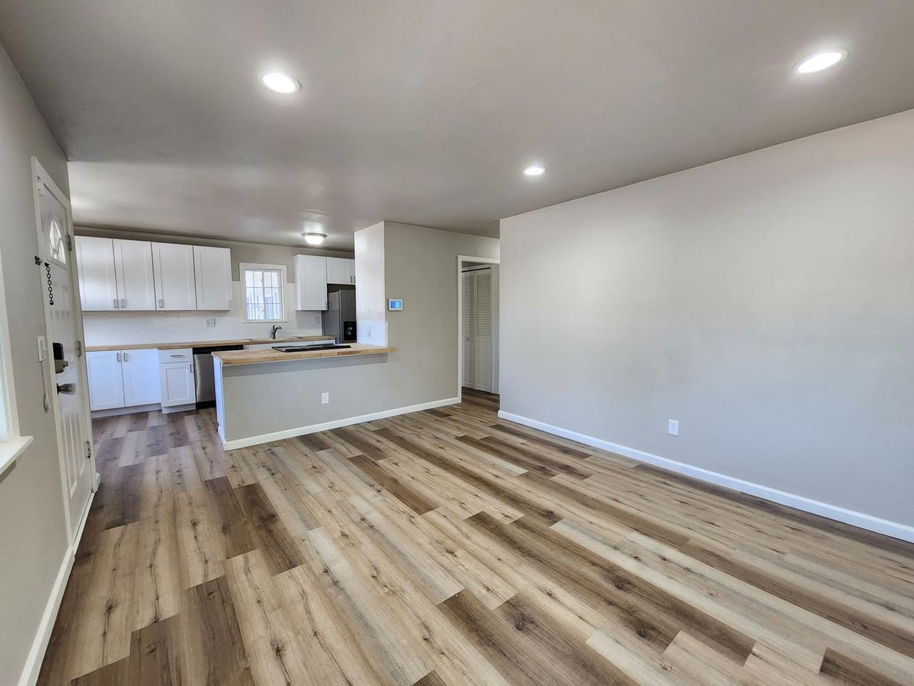 2874 Carmel Cir - Photo 4 of 19