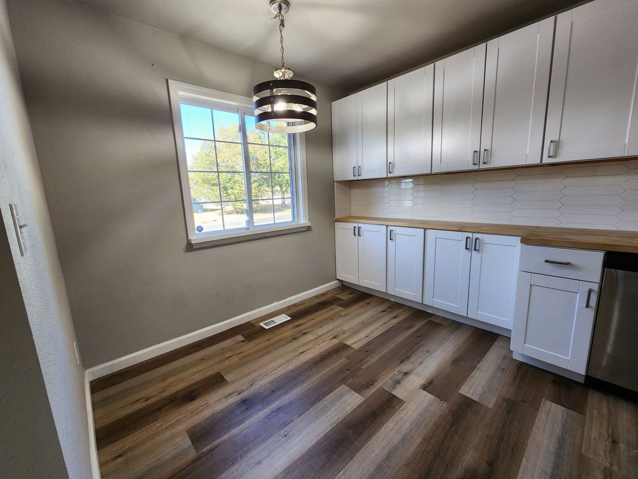 2874 Carmel Cir - Photo 7 of 19