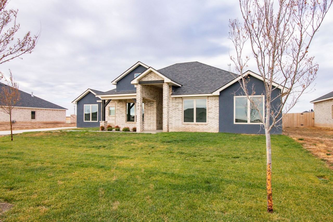 503 Country Club Dr - Photo 3 of 40