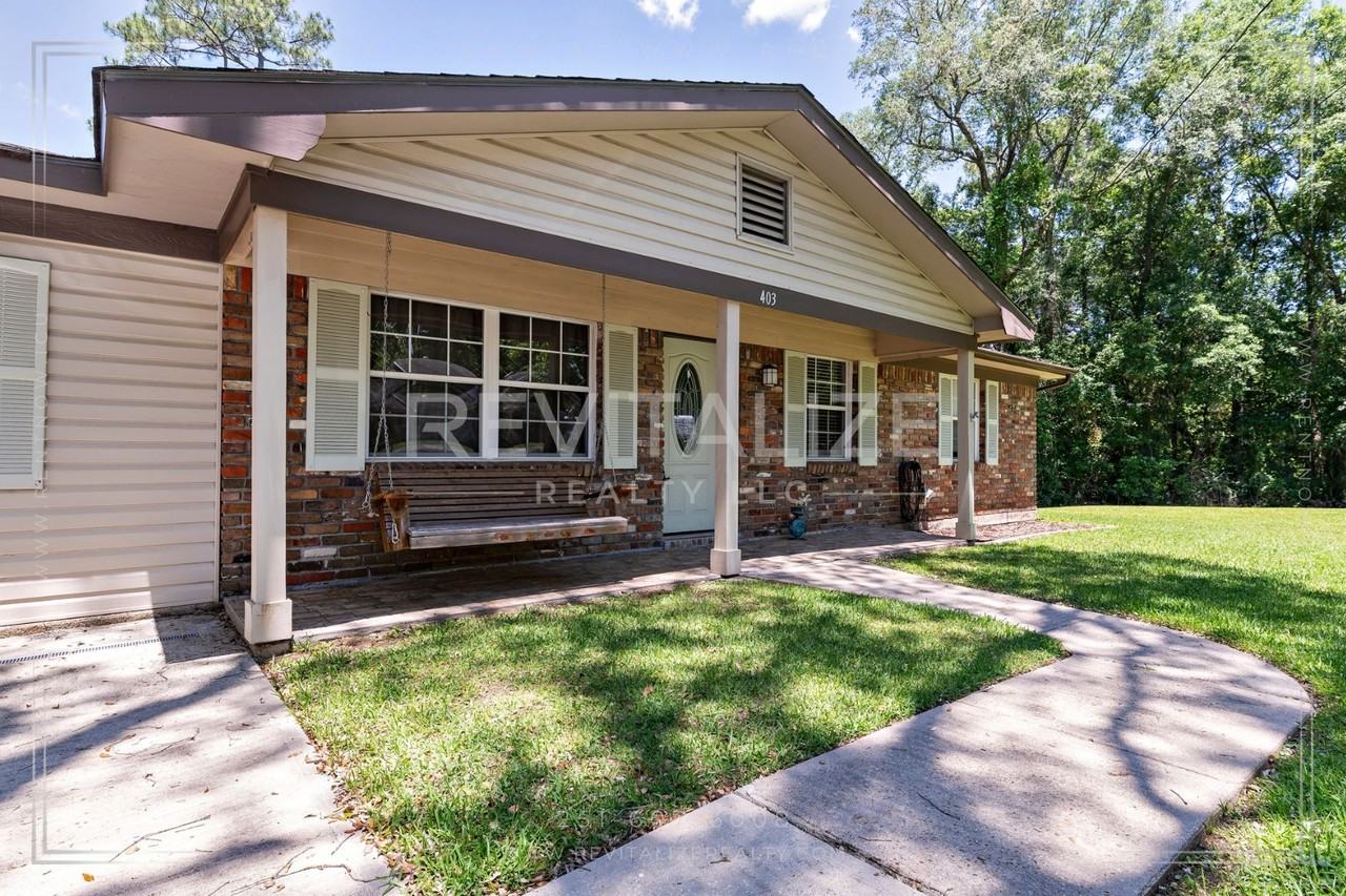 403 Vicks Ln - Photo 2 of 36
