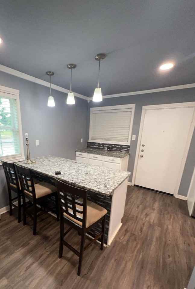 1206 8th St - Photo 3 of 8