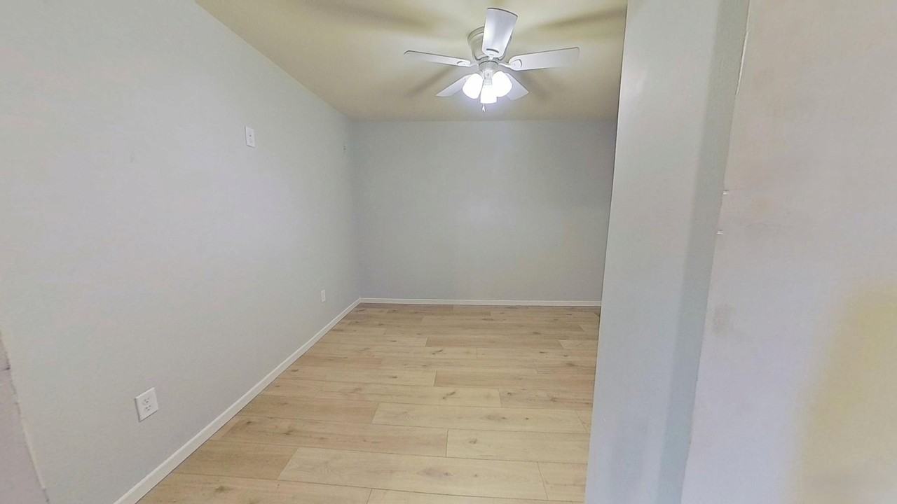 825 Rachel Dr - Photo 3 of 15