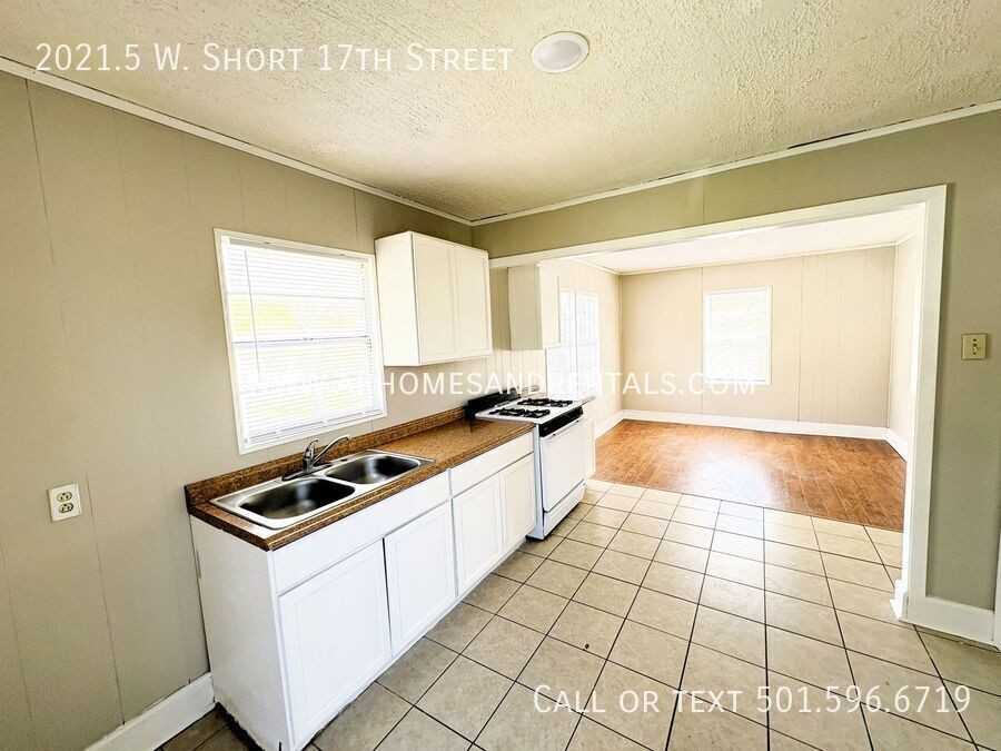 SHORT 17TH & - Photo 3 of 7