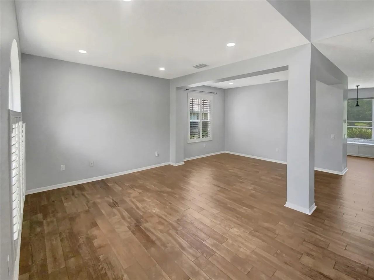 1141 Big Creek Dr - Photo 2 of 31