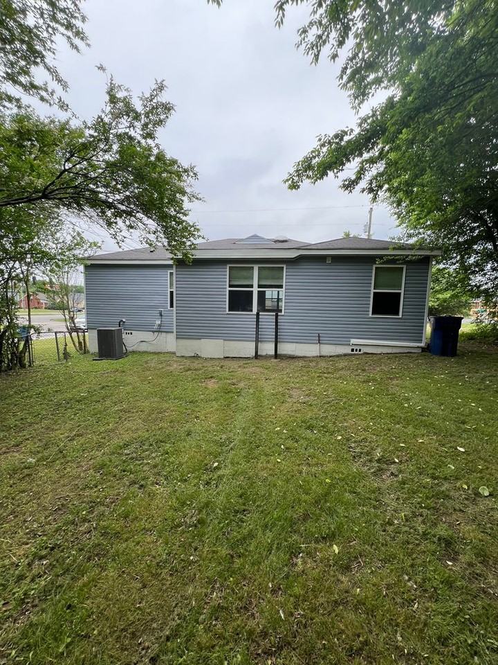 543 7th Ave Nw - Photo 3 of 8