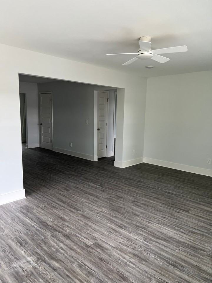 543 7th Ave Nw - Photo 4 of 8