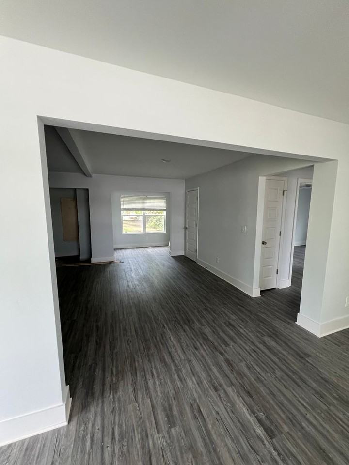 543 7th Ave Nw - Photo 7 of 8