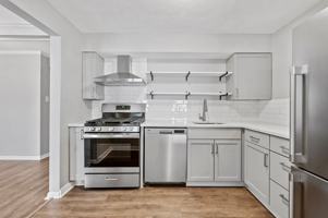 featured image of 4608 Coleridge St