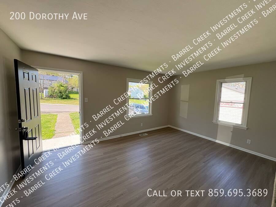 200 Dorothy Ave - Photo 3 of 13