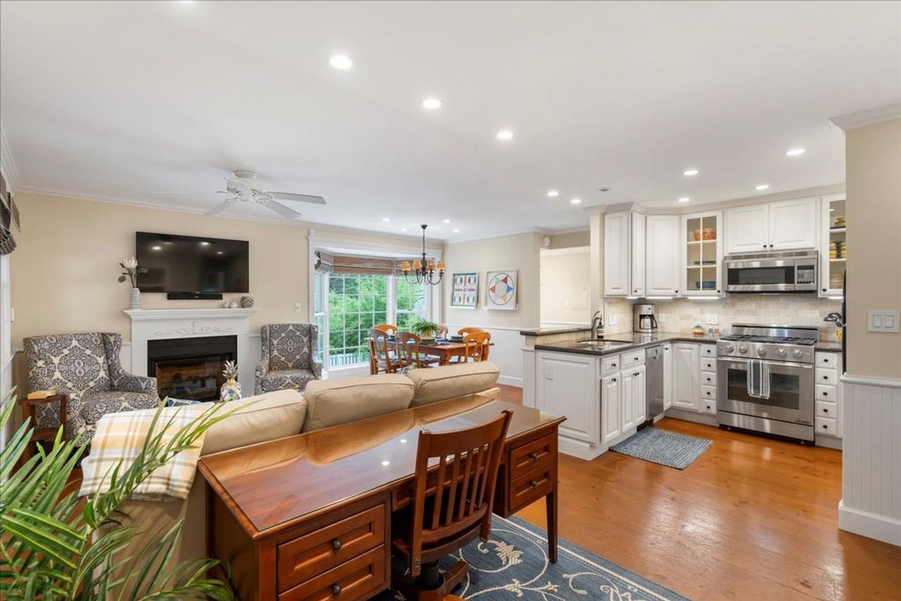 1615 Olinda Rd - Photo 2 of 26