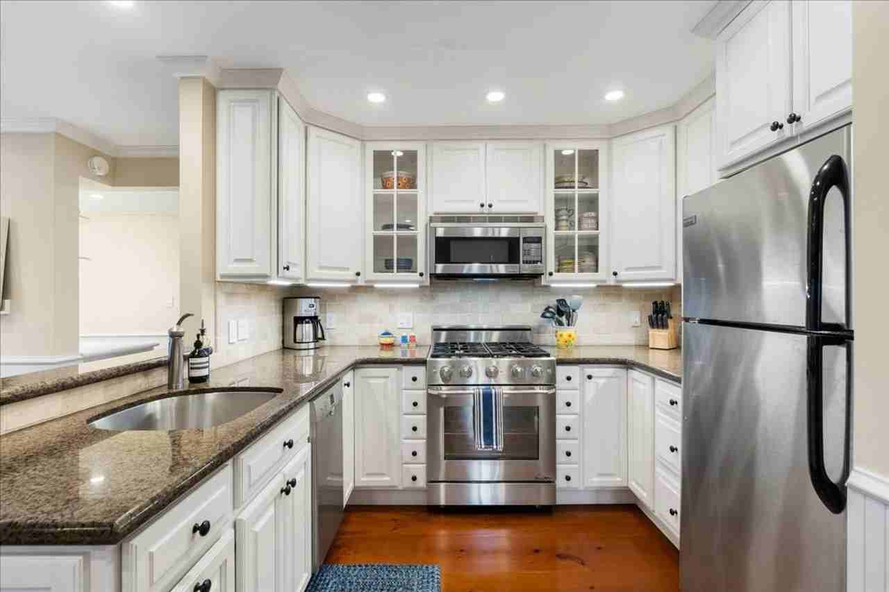 1615 Olinda Rd - Photo 5 of 26