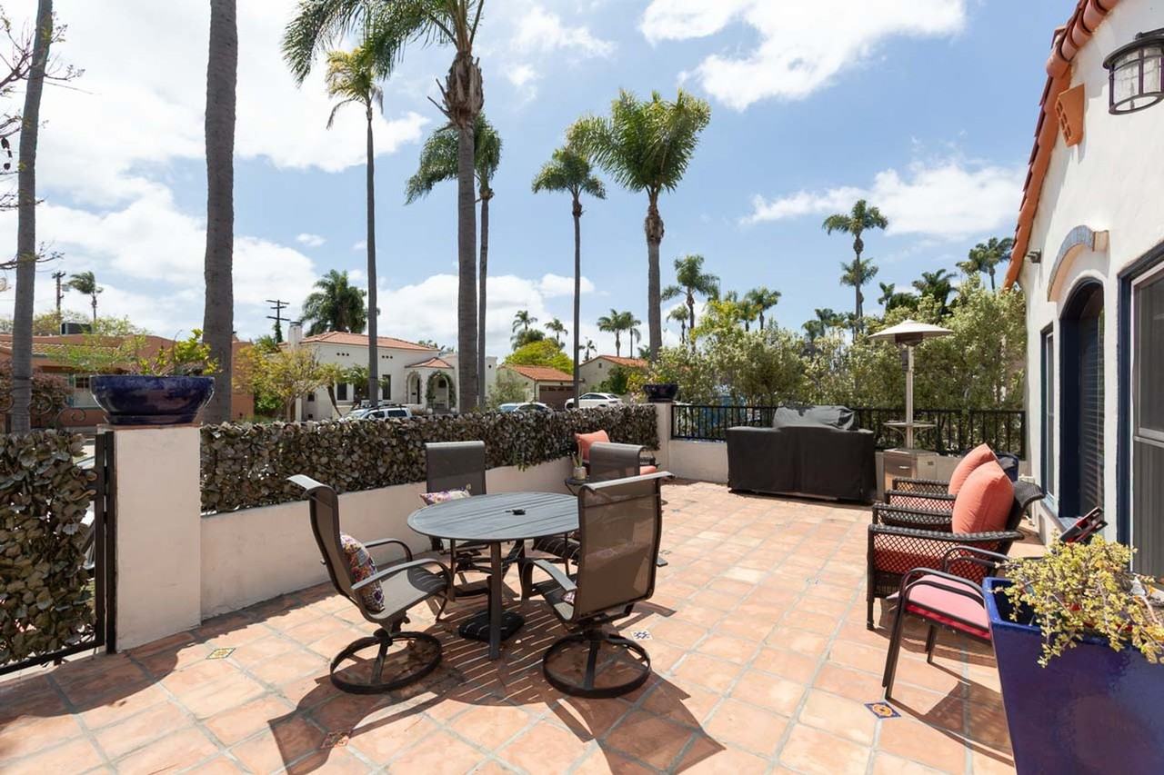 4162 Rochester Rd - Photo 2 of 36