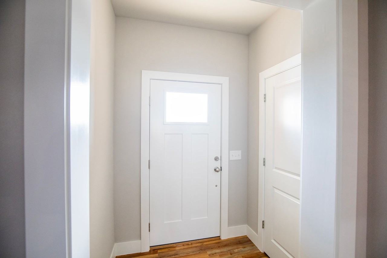 903 Seaborn Way - Photo 2 of 24