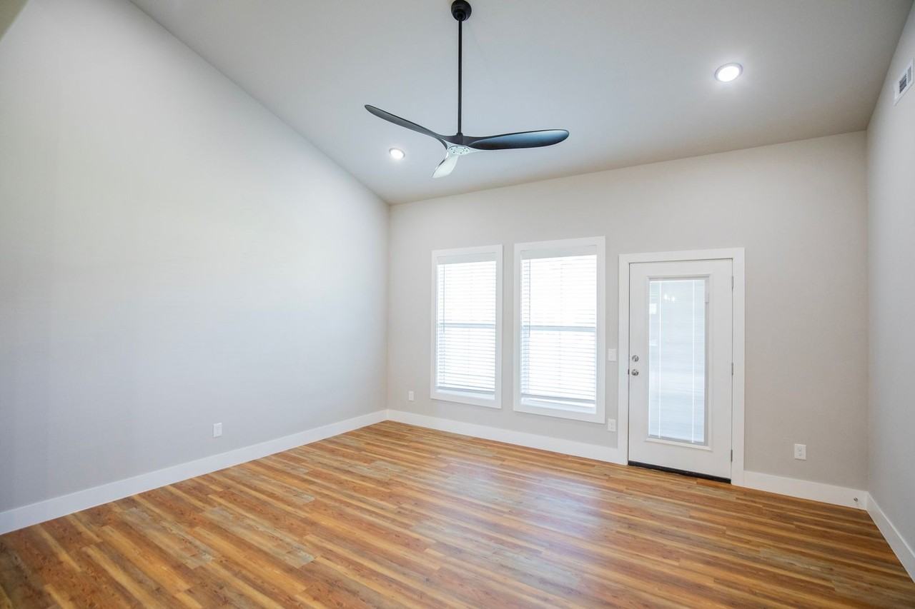 903 Seaborn Way - Photo 3 of 24