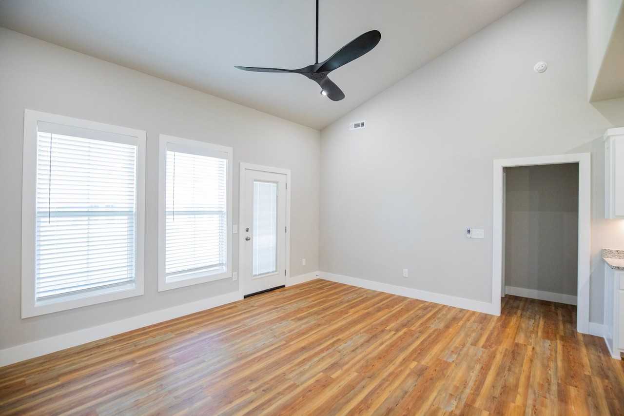 903 Seaborn Way - Photo 4 of 24