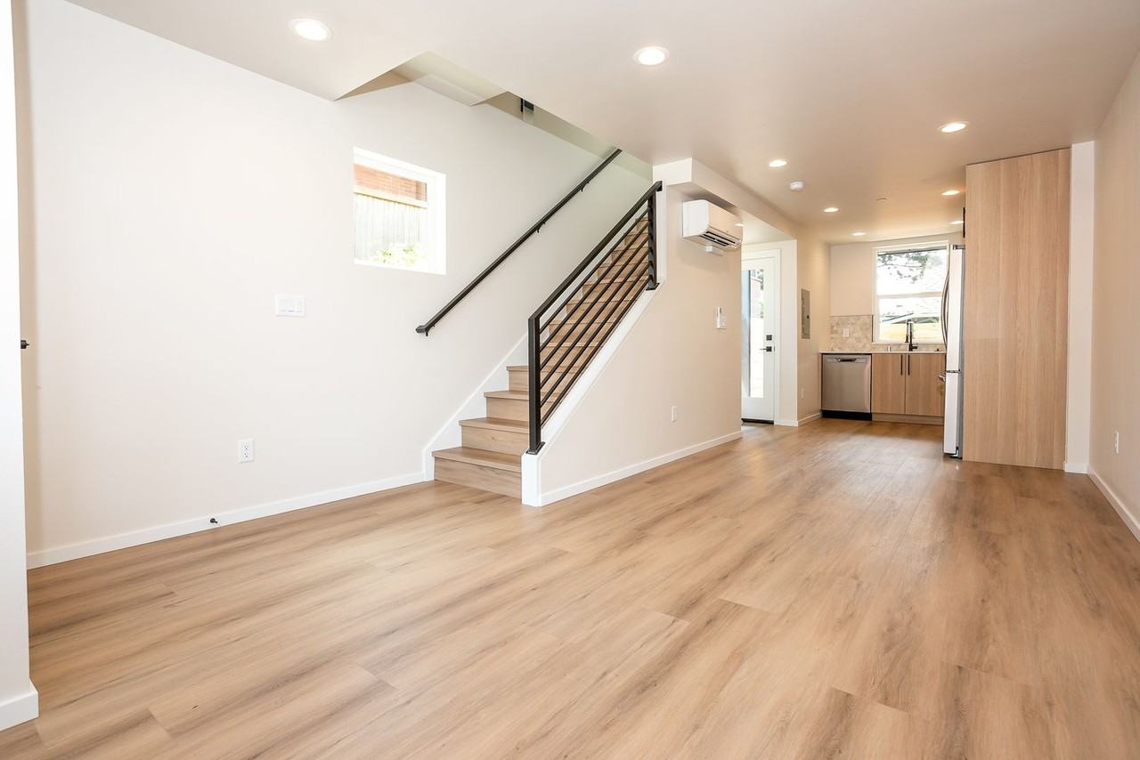 1561 Nw 63rd St - Photo 4 of 41