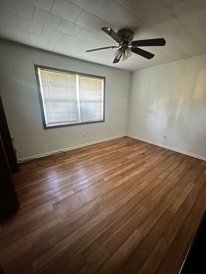 310 Hospital Dr - Photo 6 of 12