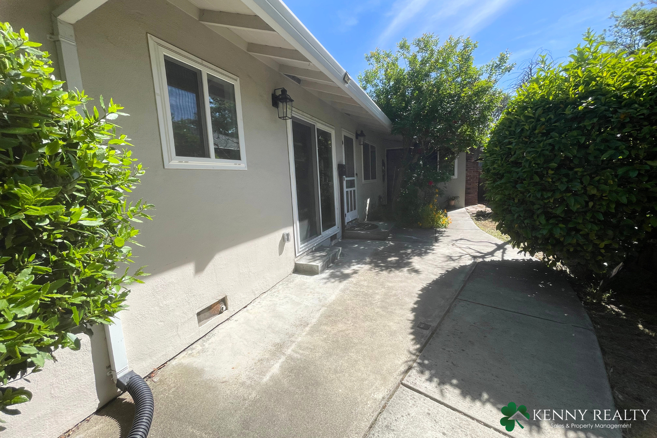 1224 Sanchez Way - Photo 2 of 24