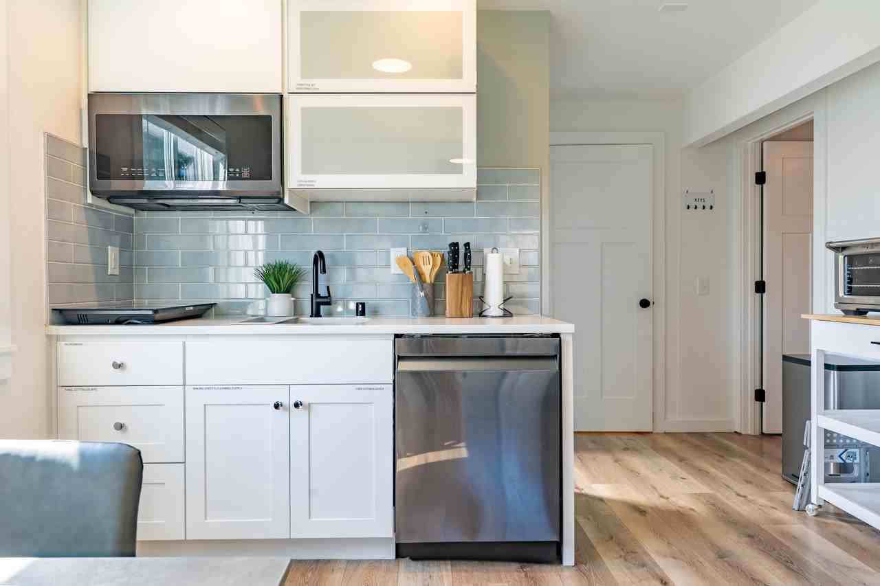 906 North 101st Street - Photo 4 of 23