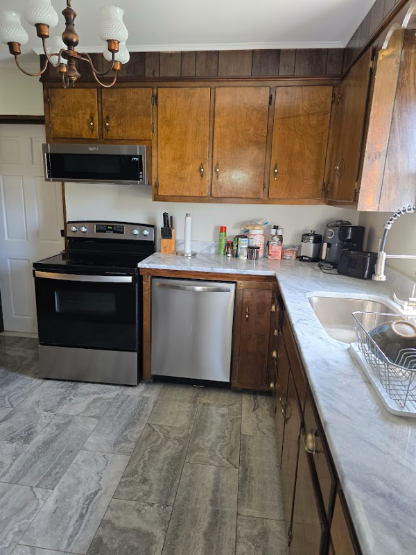 1028 Pennsylvania Ave - Photo 3 of 20