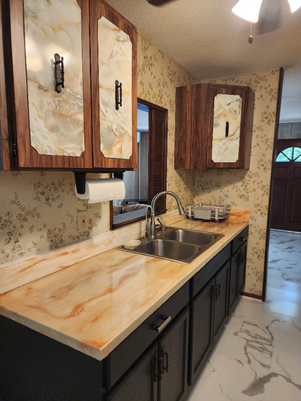 1737 Evergreen St - Photo 5 of 12