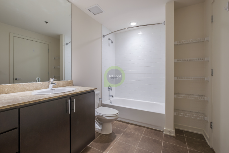 355 N Wells St - Photo 6 of 17