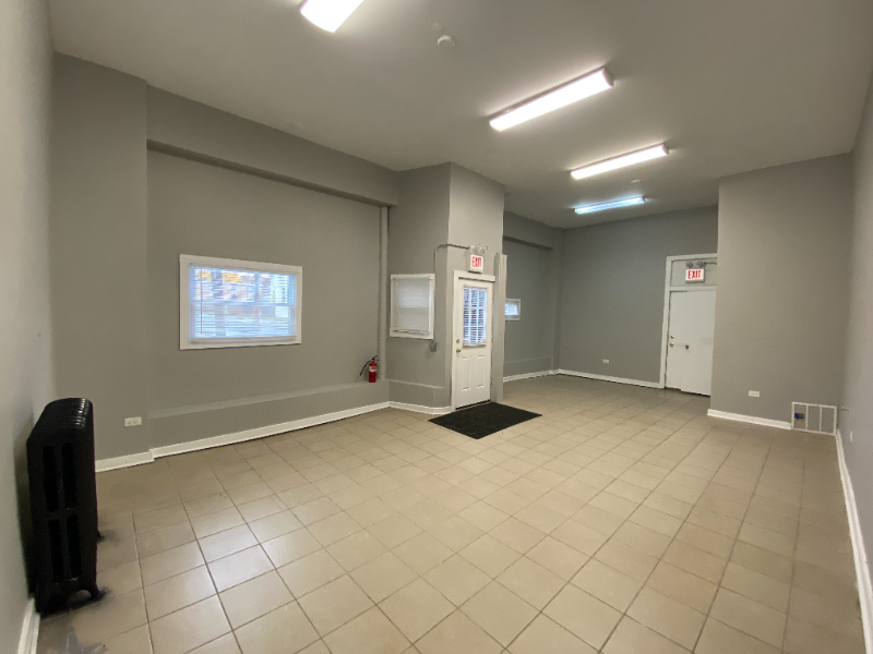 9449 S Loomis St #SF - Photo 2 of 6