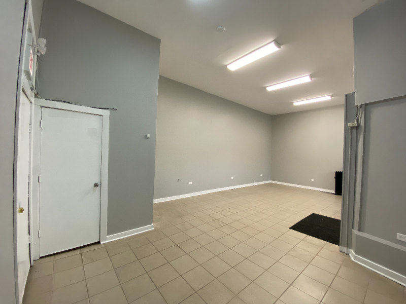 9449 S Loomis St #SF - Photo 5 of 6