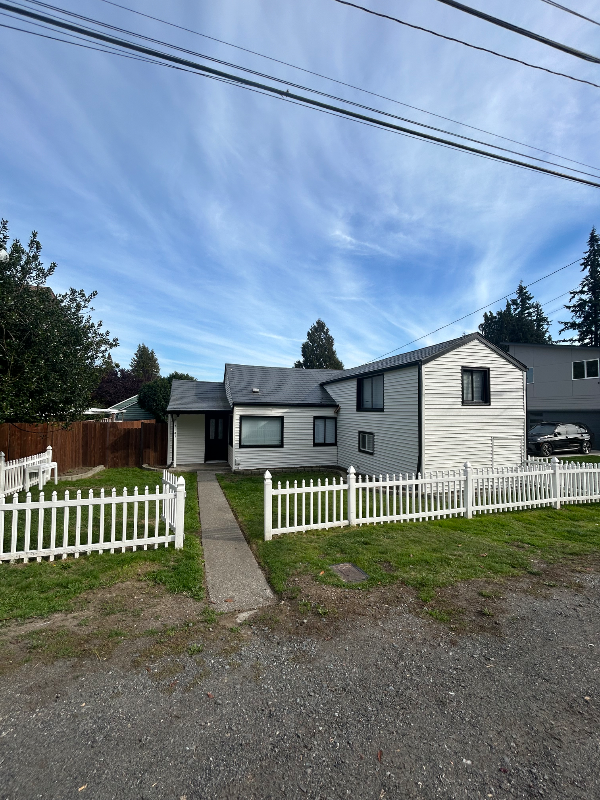 7107 Wetmore Ave - Photo 2 of 12