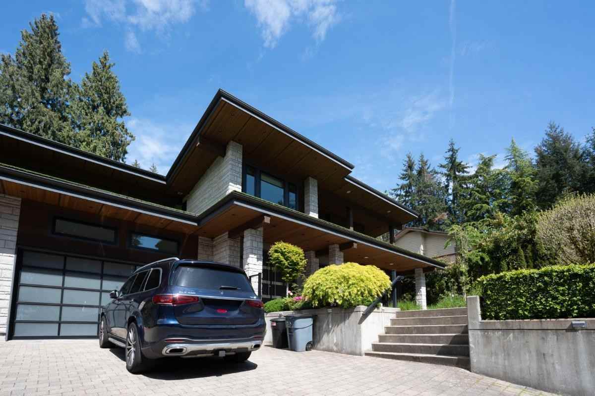 3905 Southridge Avenue - Photo 2 of 20