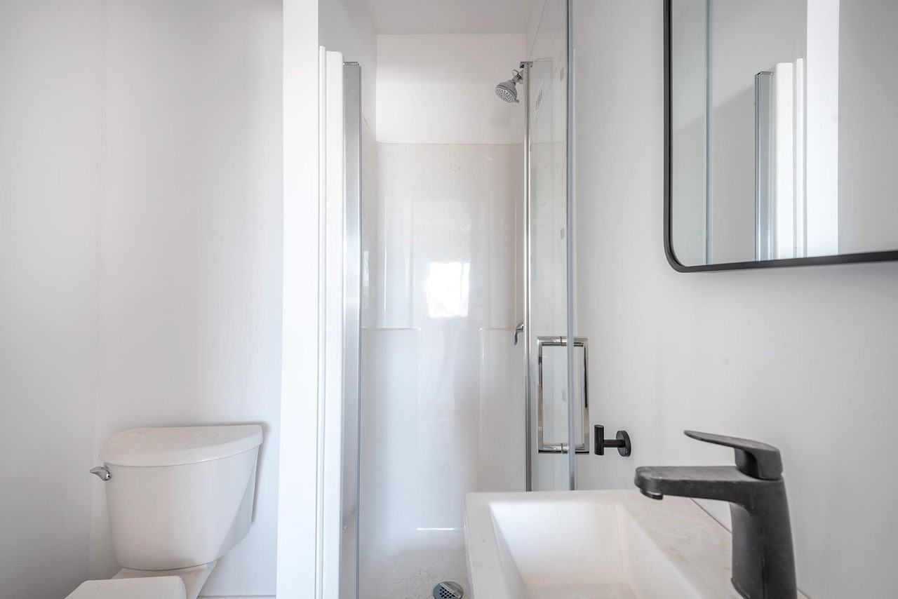 7246 Av Champagneur - Photo 3 of 11