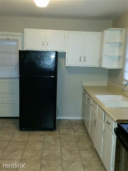 1910 Joyce St - Photo 2 of 9