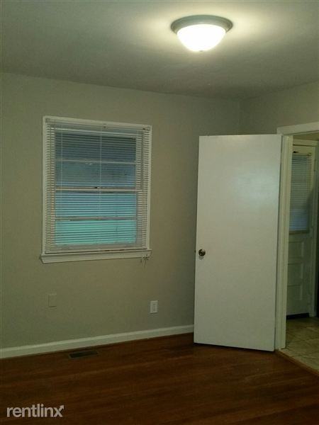 1910 Joyce St - Photo 3 of 9