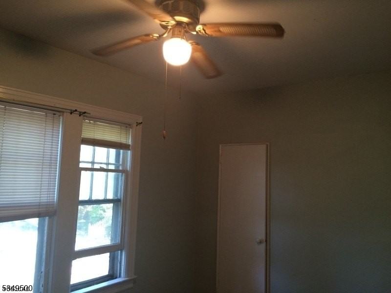 204 Prospect St - Photo 6 of 8