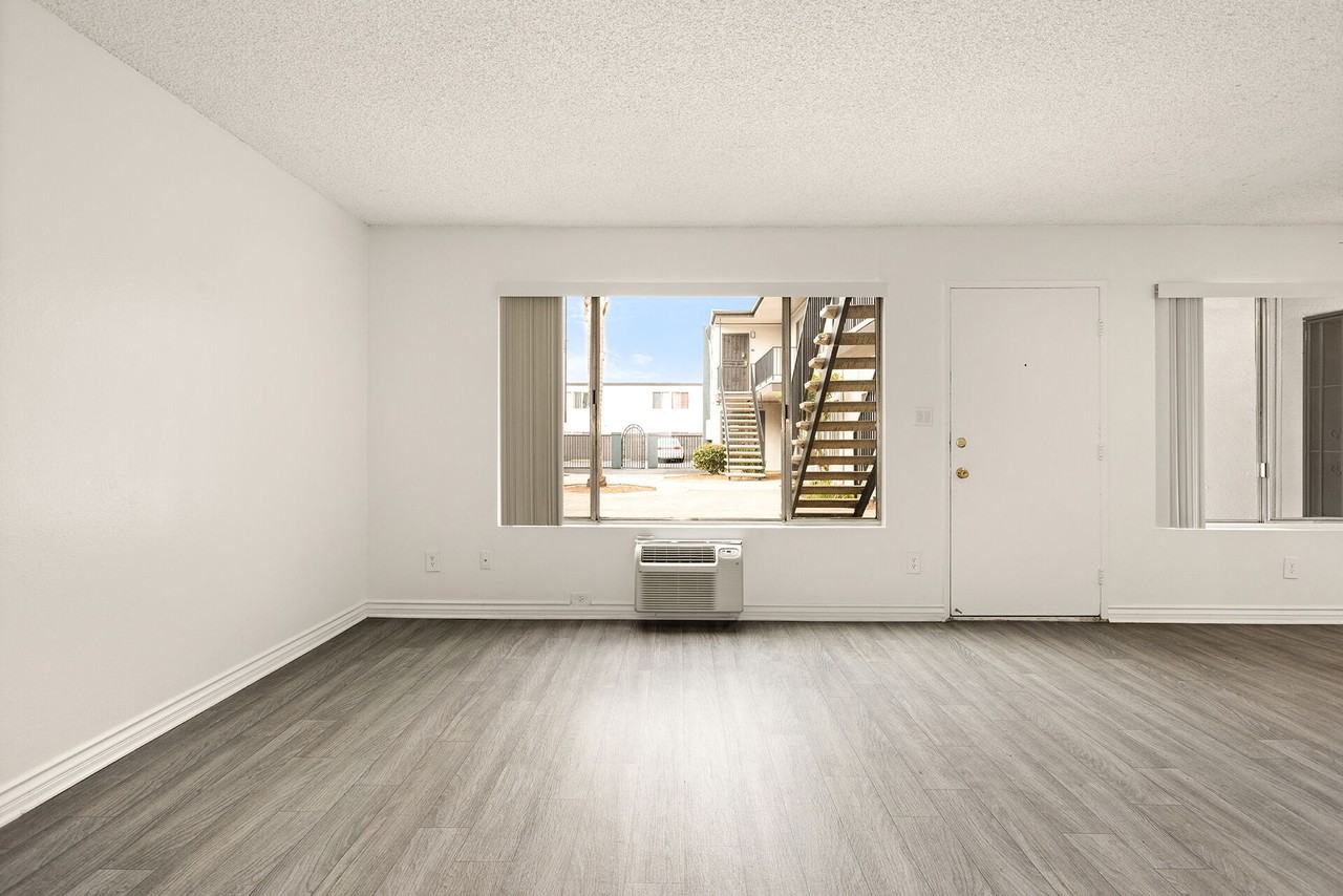 Terre at 1050 Peach - Photo 5 of 14