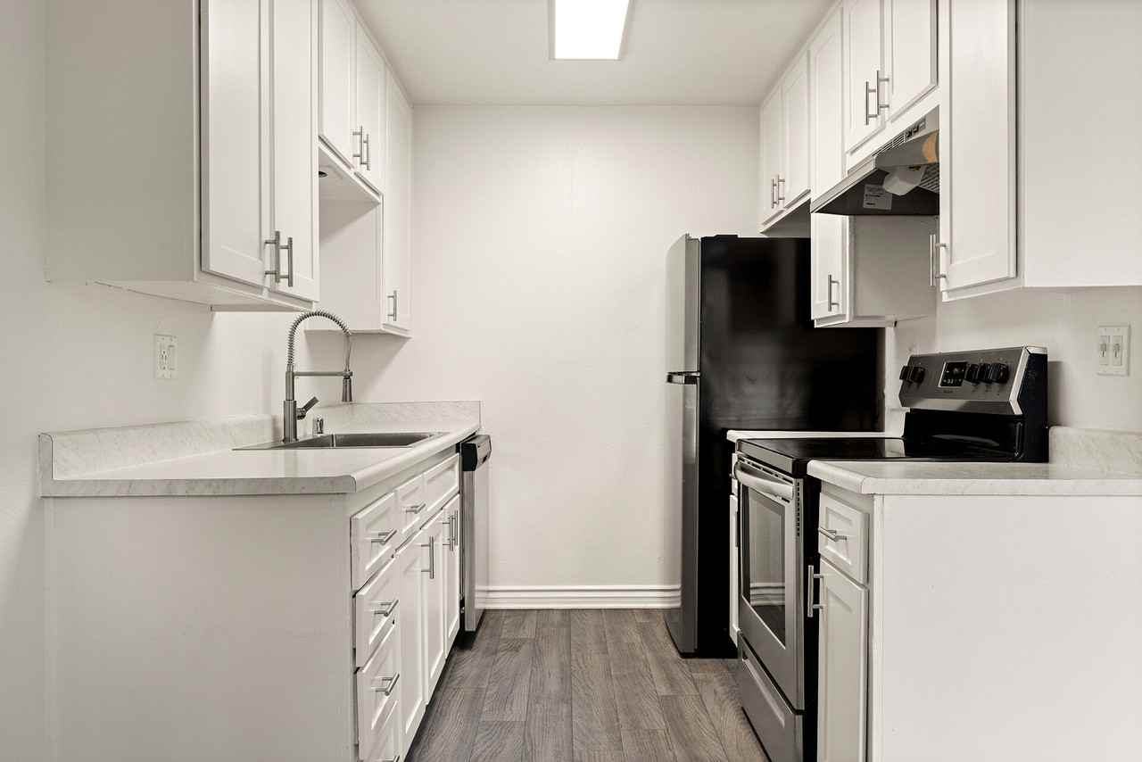 Terre at 1050 Peach - Photo 3 of 14