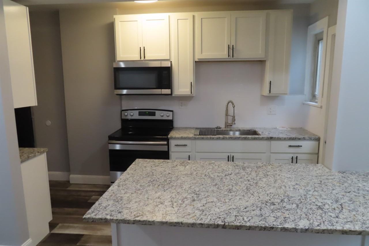 1663 Sycamore Street - Photo 3 of 36