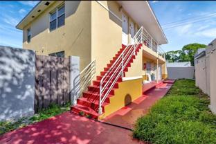 1006 10th St #2 - Photo 1 of 1