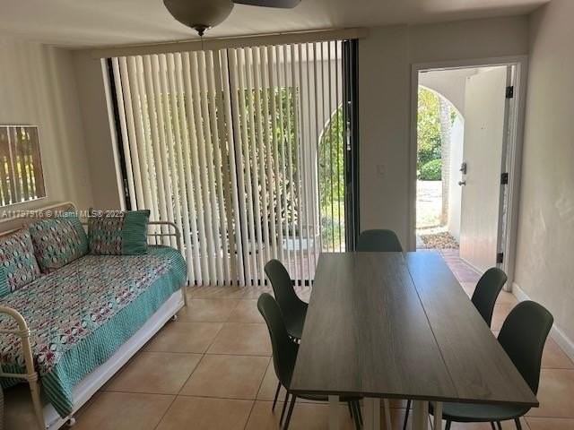 425 Grapetree Dr #209 - Photo 2 of 6