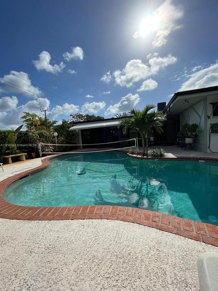 2230 North 50th Avenue #0 - Photo 3 of 23