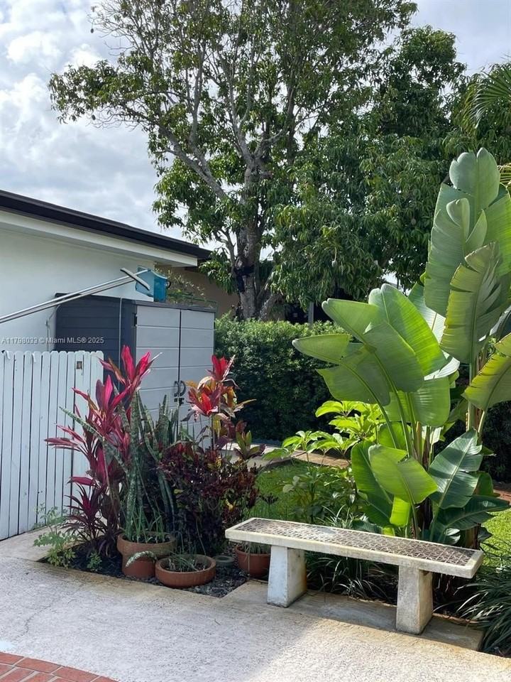 2230 North 50th Avenue #0 - Photo 5 of 23