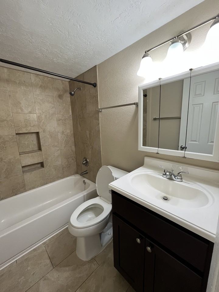 910 North Park Street - Photo 6 of 12