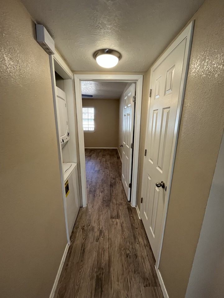 910 North Park Street - Photo 7 of 12