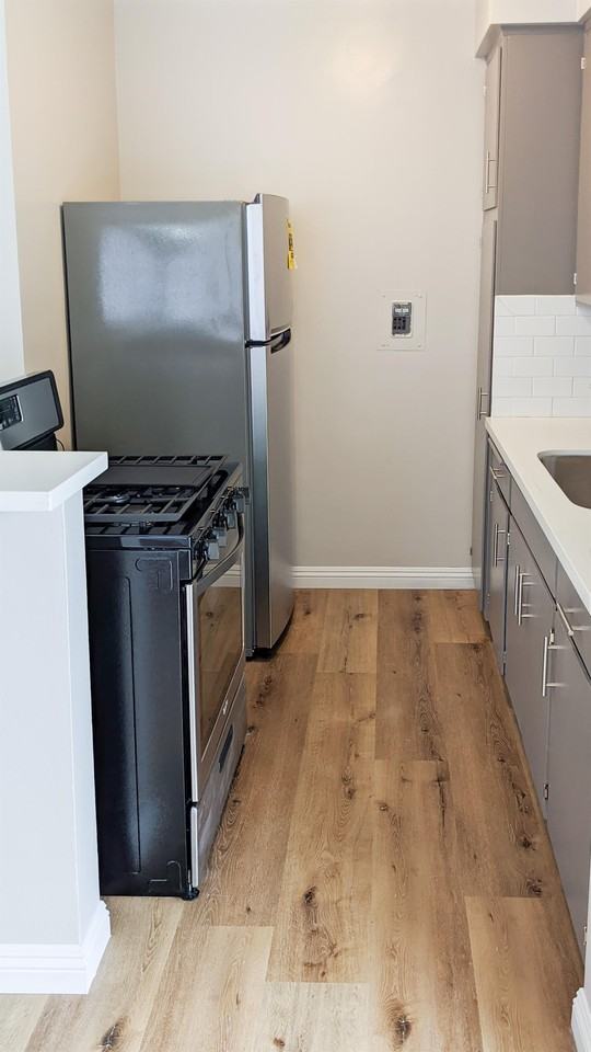 1626 Armacost Ave - Photo 2 of 12