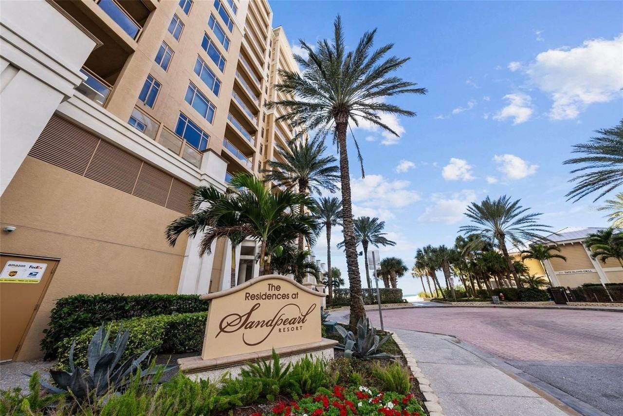 470 Mandalay Ave #303 - Photo 3 of 50