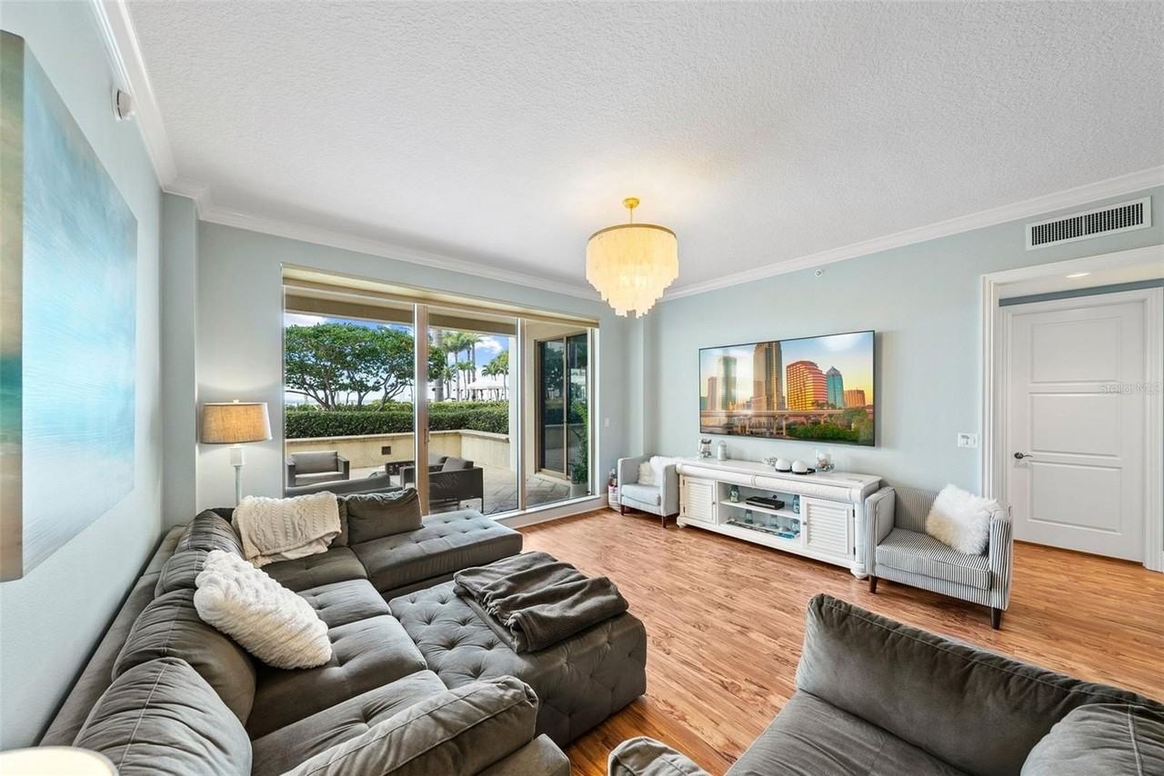 470 Mandalay Ave #303 - Photo 7 of 50