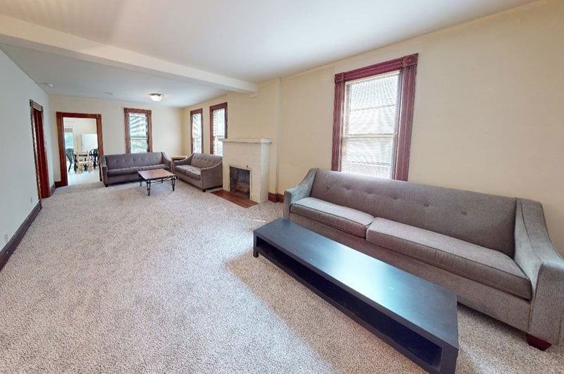 319 Catherine St - Photo 3 of 5